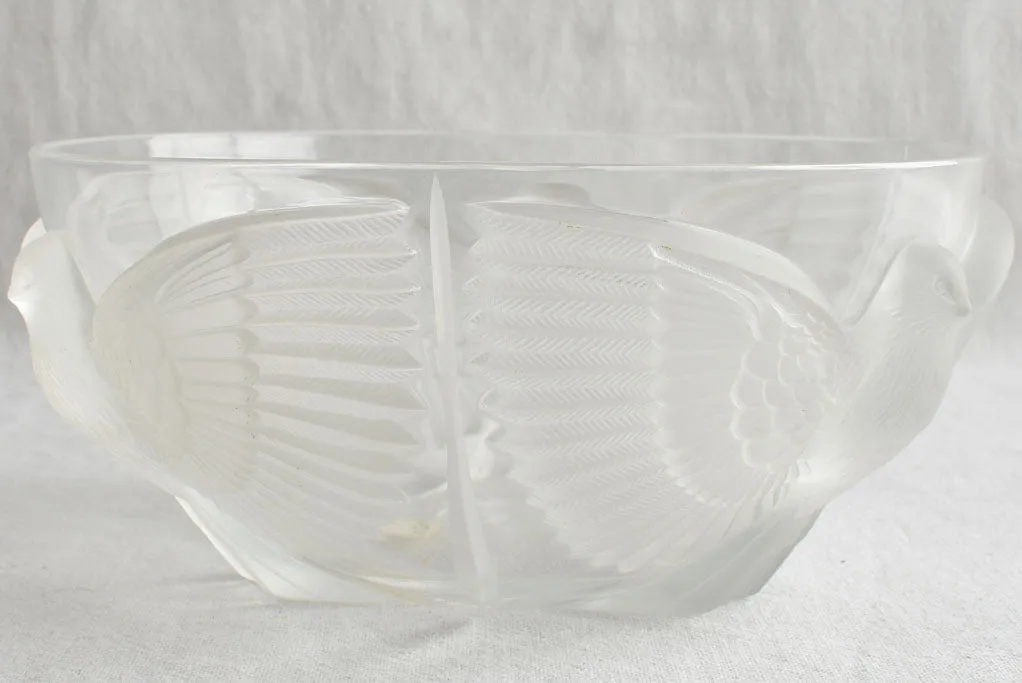 Crystal salad bowl with 3 doves - 1920s - 10¾"