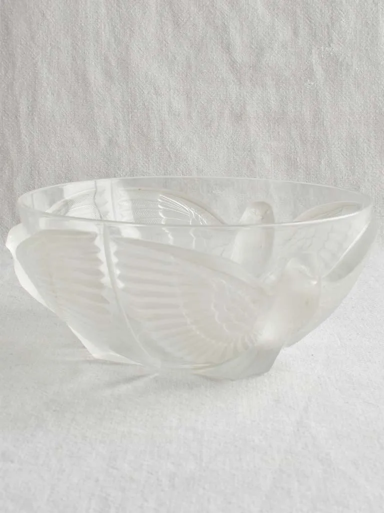 Crystal salad bowl with 3 doves - 1920s - 10¾"