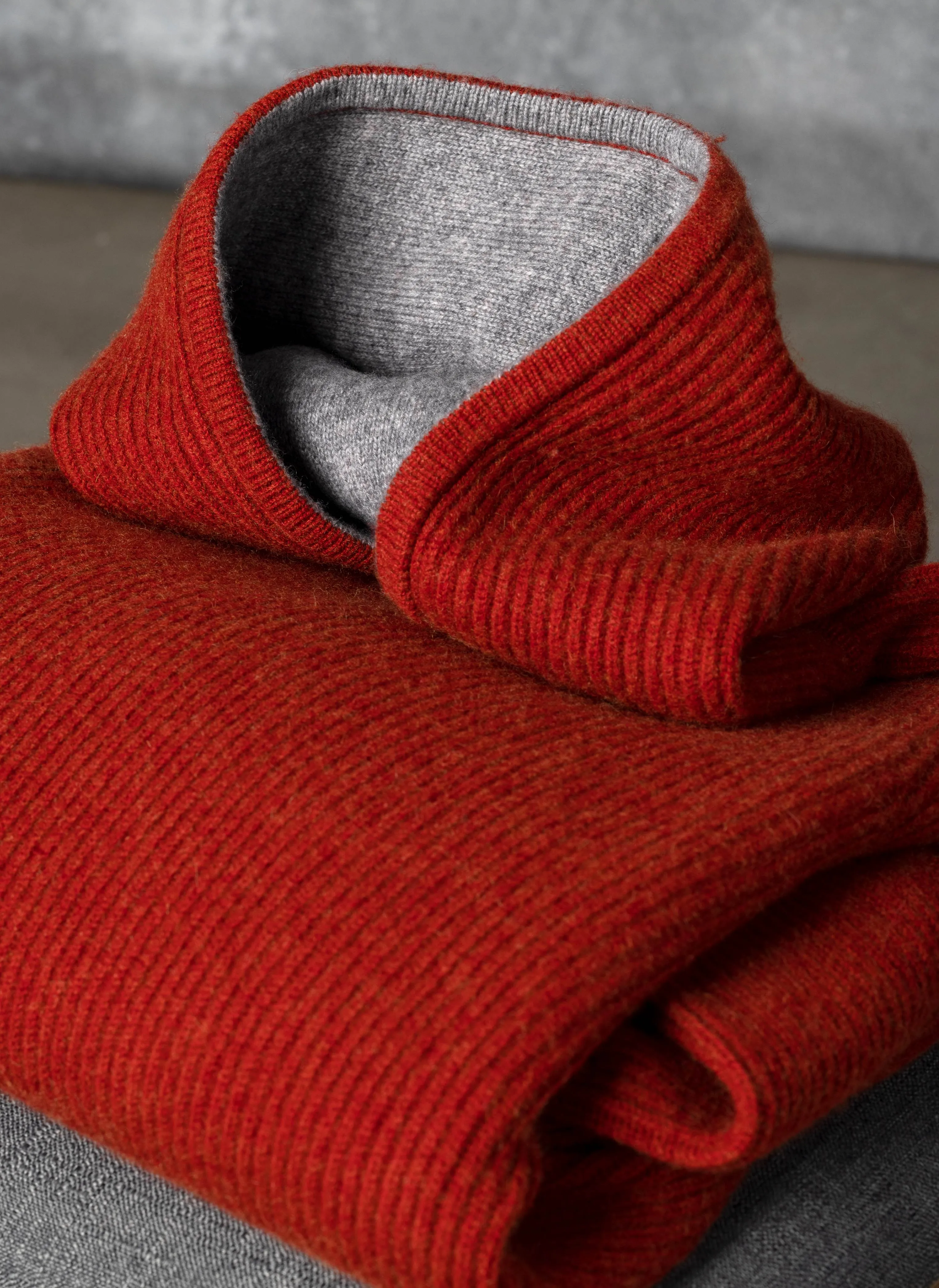 Men's Zermatt Plush & Luxurious Cashmere Ribbed Hoodie Sweater in Cinna