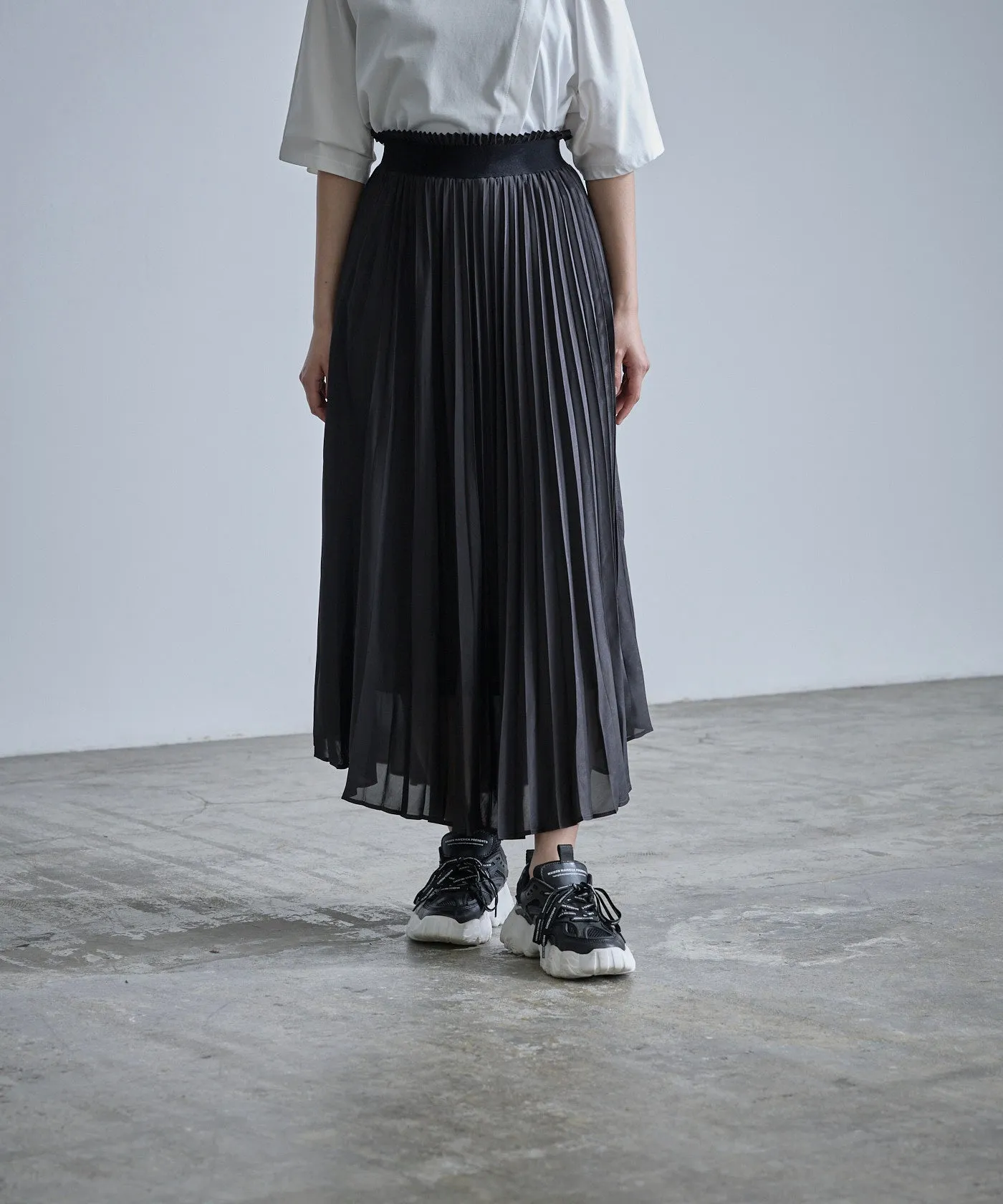 Pleated Long Skirt