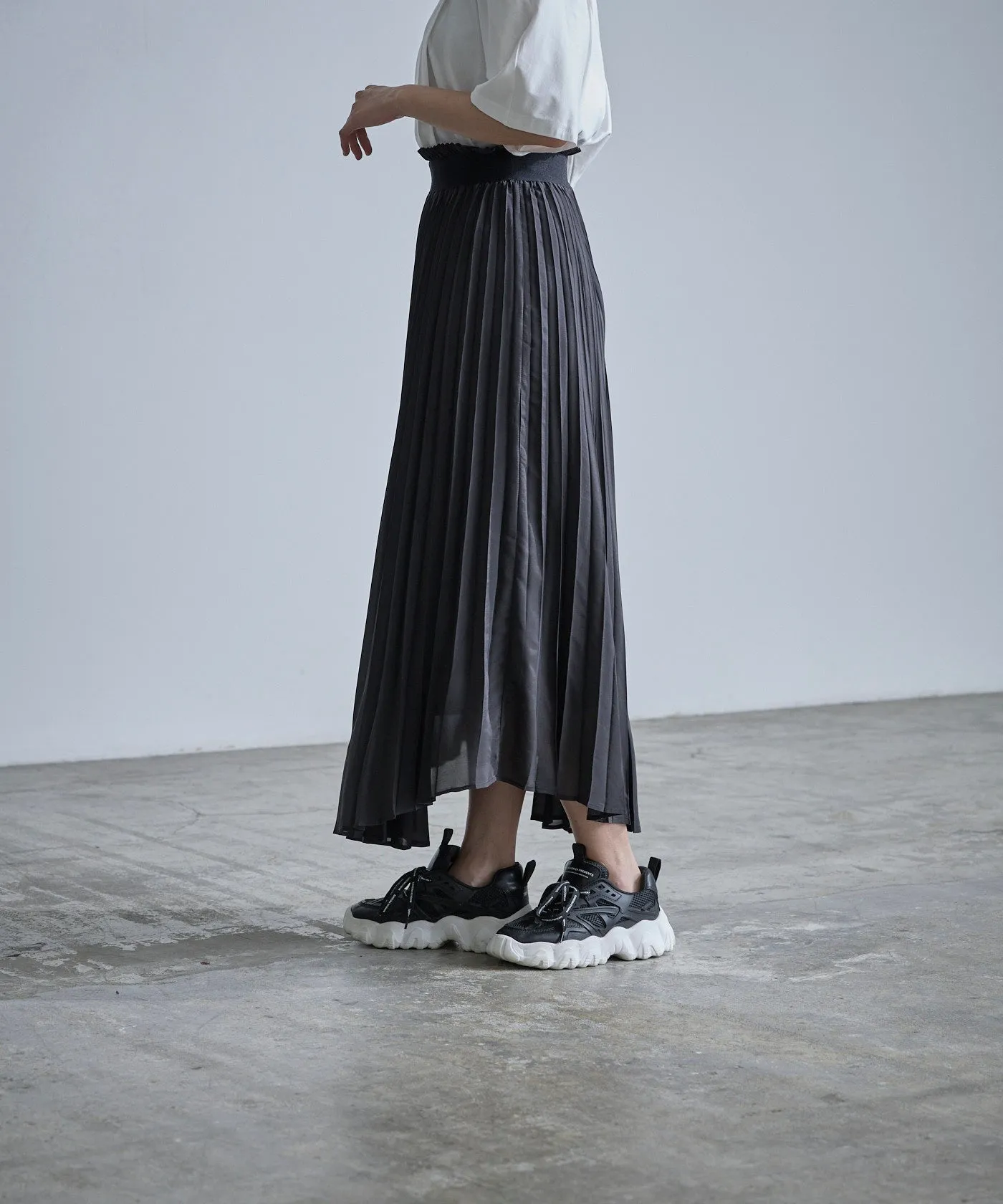 Pleated Long Skirt