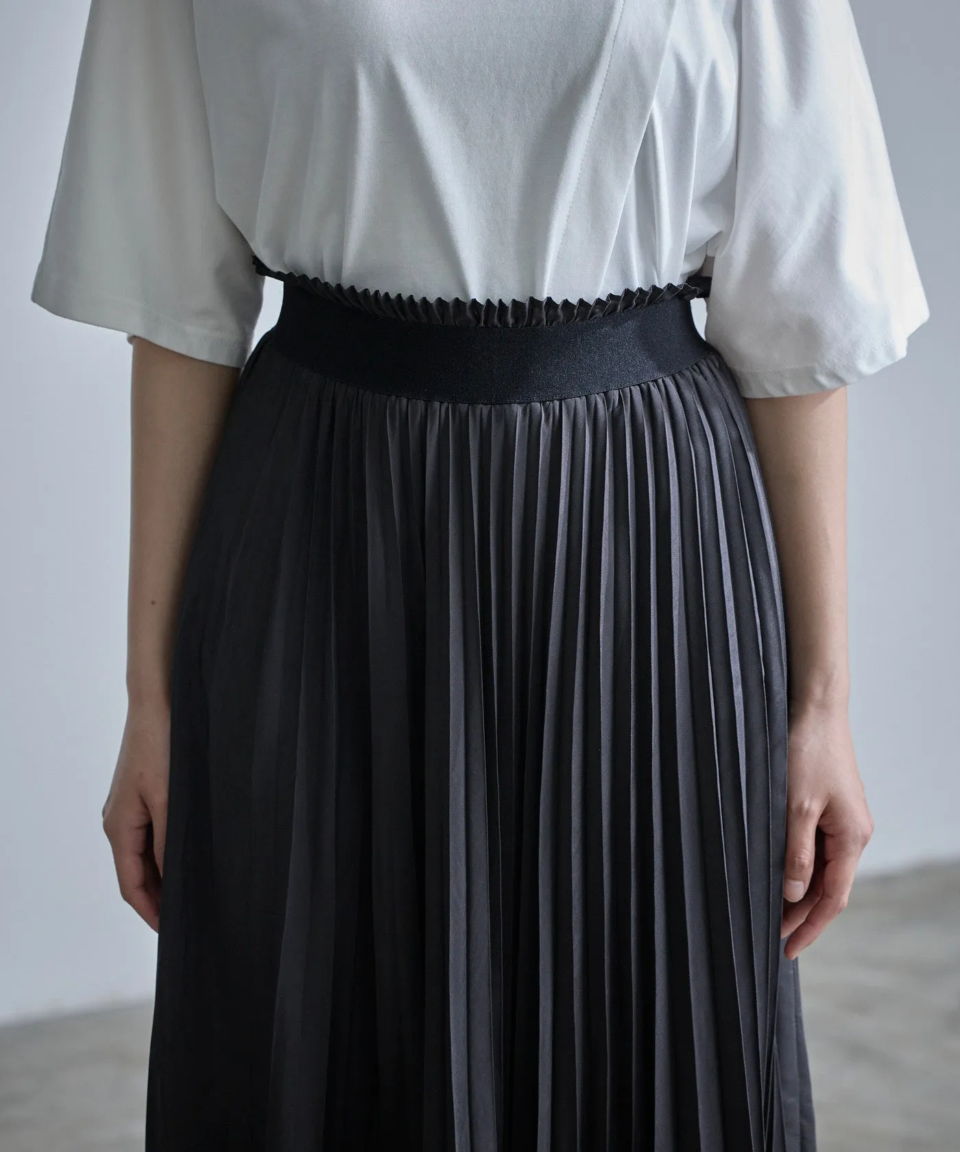 Pleated Long Skirt