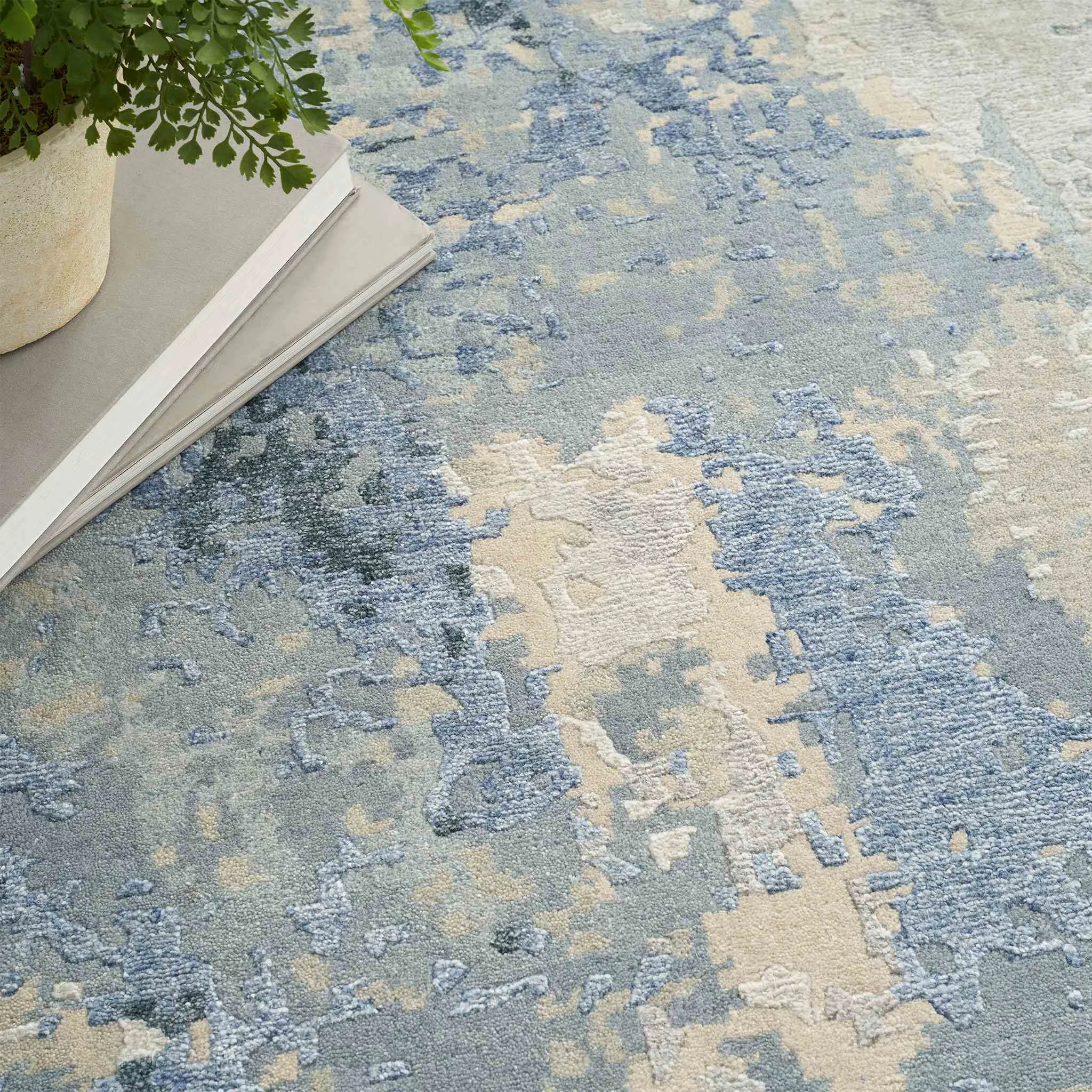 Silk Shadows SHA21 Transitional Rug